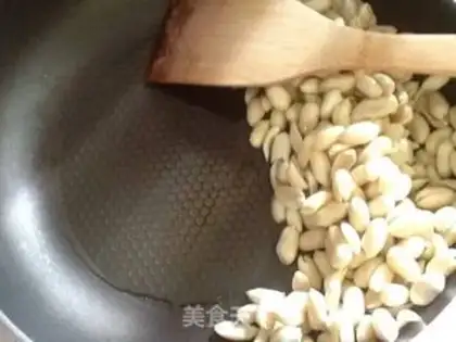 Make Spicy peanuts step 3
