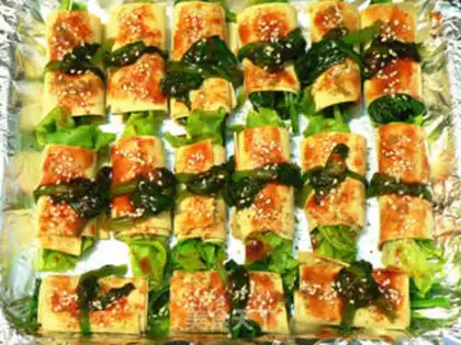 Make Baked vegetable bean rolls step 2