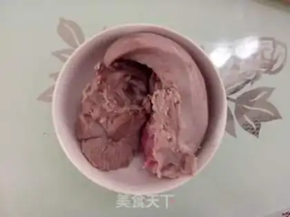 Make Three pig tongues step 3