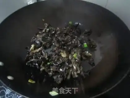 Make Plum pepper fried eggs step 4