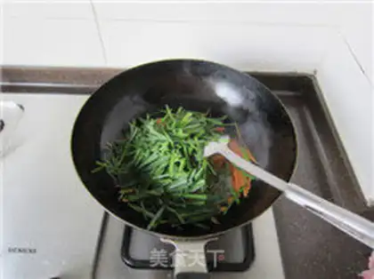 Make Pelican sprouts step 9