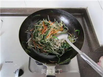 Make Pelican sprouts step 11