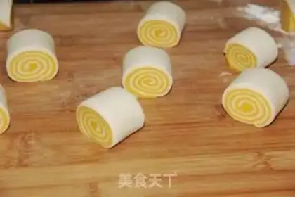 Make Double-coloured rolls step 9