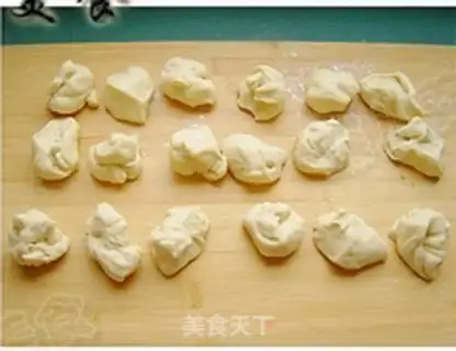Make Milk embroidery bread step 3