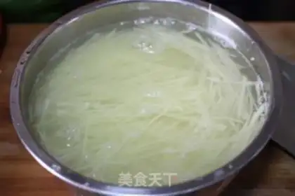 Make Frozen potatoes step 1