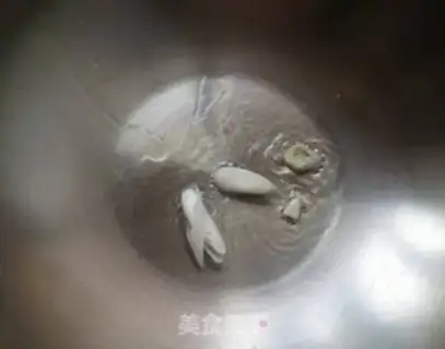 Make Fresh bouquet soup noodles step 1