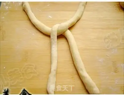 Make Milk embroidery bread step 9