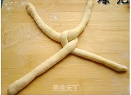 Make Milk embroidery bread step 10