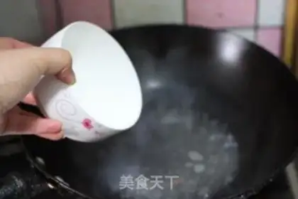 Make Crystal melon rolls step 18