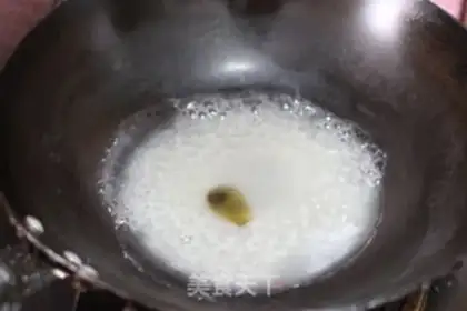 Make Crystal melon rolls step 19