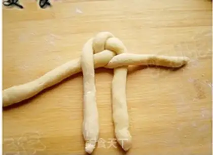 Make Milk embroidery bread step 11