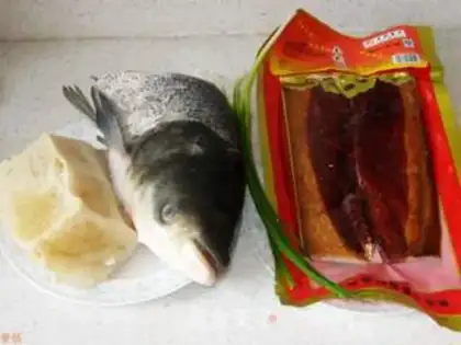 Make Frozen tofu gravy fish head step 0