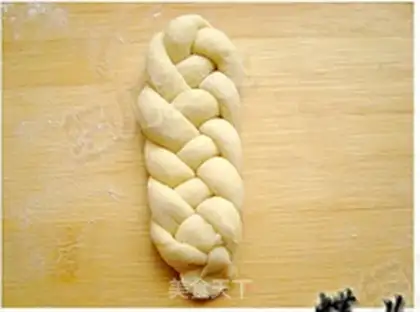 Make Milk embroidery bread step 12