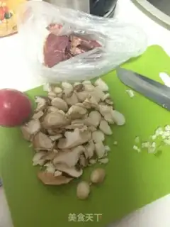 Make Tomato mushroom fried beef step 0