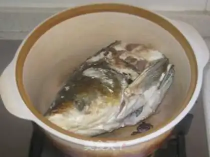 Make Frozen tofu gravy fish head step 4