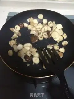 Make Tomato mushroom fried beef step 3