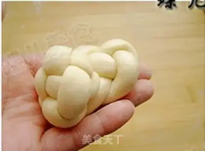 Make Milk embroidery bread step 14