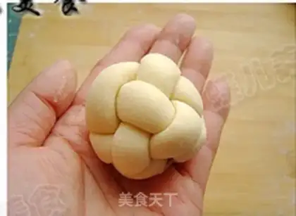 Make Milk embroidery bread step 15
