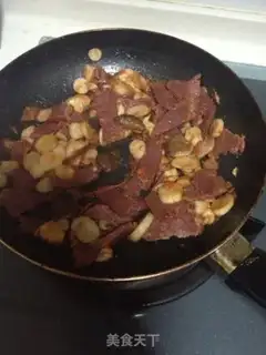 Make Tomato mushroom fried beef step 10