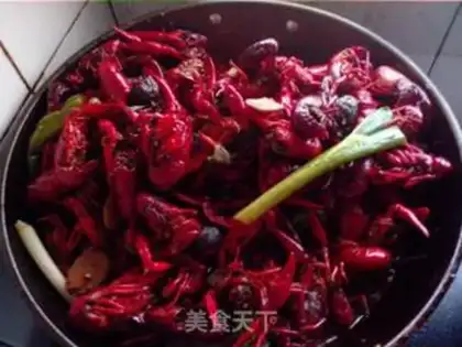 Make Spicy lobster step 1