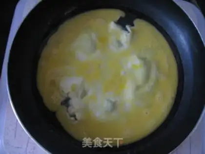 Make Northeast egg sauce step 1