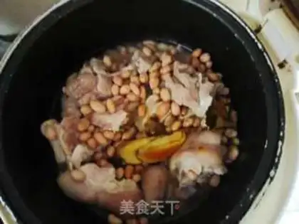 Make Piggy-hand peanut stew step 5