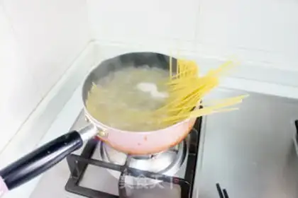 Make Tomato sauce and pasta step 5
