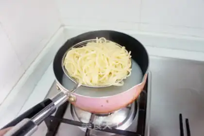 Make Tomato sauce and pasta step 6