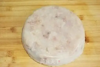 Make Pour a soup radish dumpling step 4