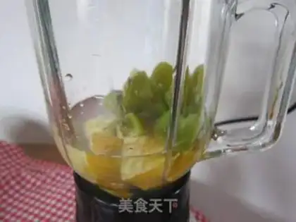Make Strange fruit orange juice step 3