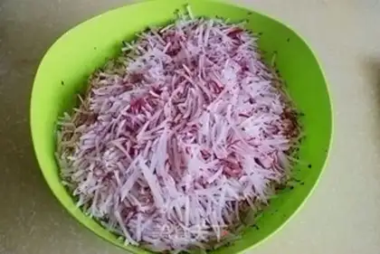 Make Pour a soup radish dumpling step 5