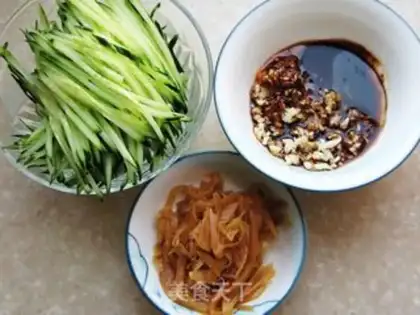Make The ginger-crunch noodles step 1