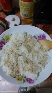 Make Sushi cherry blossoms and flying fish sushi step 0