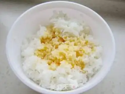 Make Weenie egg fried rice step 1