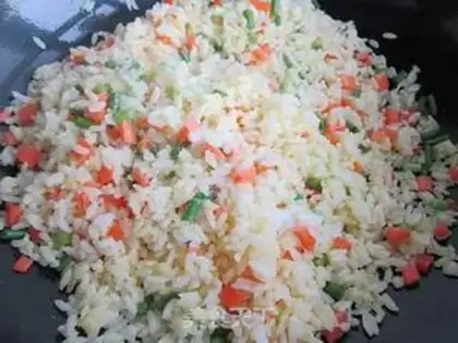 Make Weenie egg fried rice step 6