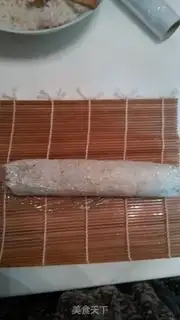 Make Sushi cherry blossoms and flying fish sushi step 9
