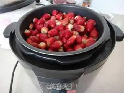 Make Strawberry jam step 2