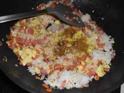 Make Curry black egg fried rice step 4