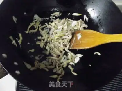 Make Sea-fruit fried meat step 3