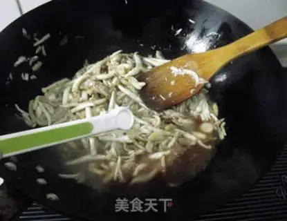 Make Sea-fruit fried meat step 6