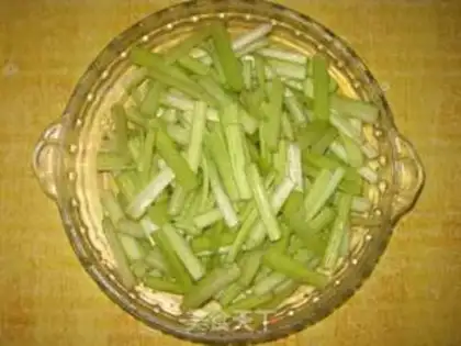 Make Celery beef step 1