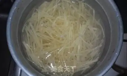 Make Spicy potatoes step 1