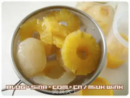 Make Pineapple pear cake step 2