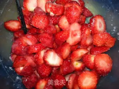 Make Strawberry jam step 2