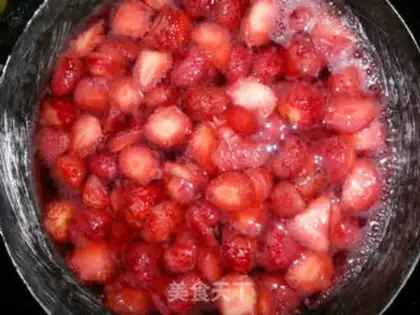 Make Strawberry jam step 3