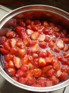 Make Strawberry sauce step 3