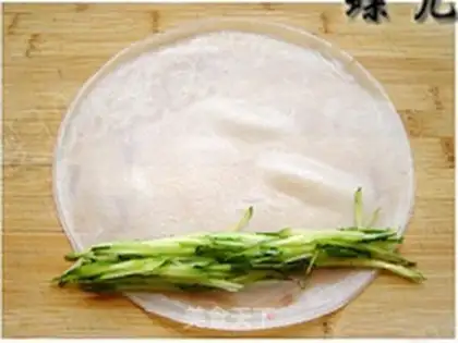 Make Cool-skin vegetable rolls step 2