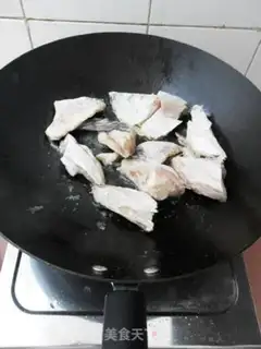 Make Scrambled fish head step 1