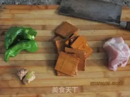 Make Soy-dried little fried meat step 0