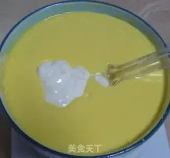 Make Easy bear ice cream cake step 4